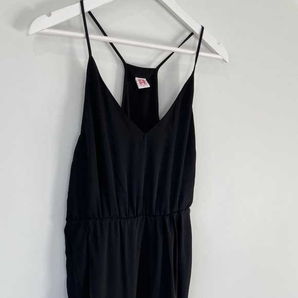 A New York Black Side Slit Lightweight Sleeveless Maxi Dress - Picture 3 of 8